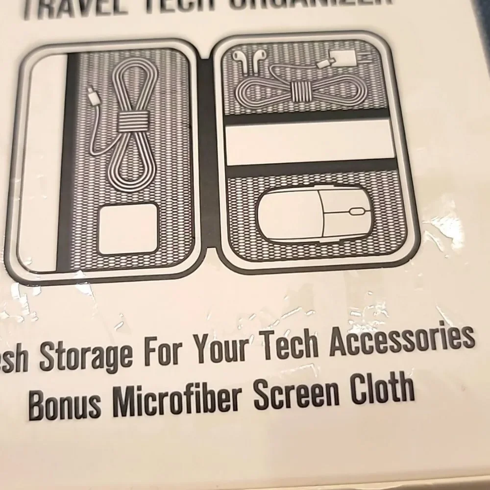 Steve Madden Hard Shell Travel Tech Organizer w/Microfiber Cloth